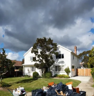 How does seasonal weather in Tasmania affect junk and rubbish removal practices in Hobart? Hobart Rubbish Services