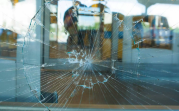 Frameless Shower Screen Installation: Is It Worth It? emergency glass repair